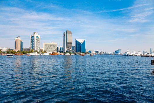 Dubai, OAE - 01 05 2020: Marina Promenade View