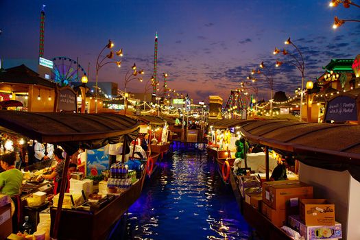 Dubai, OAE - 01 05 2020 Glowing city entertainments