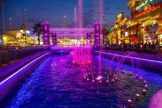 Dubai, OAE - 01 05 2020: Glowing city entertainments