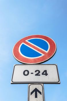 Road sign with no parking 0-24. Conceptual image for total ban parking H24.