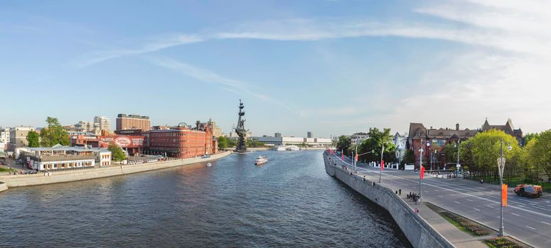 MOSCOW, RUSSIA - May 9, 2015. Panorama view Patriarshiy bridge. Monument to Russian emperor Peter the Great by Zurab Tseretely, Red October factory, Central House of Artists.