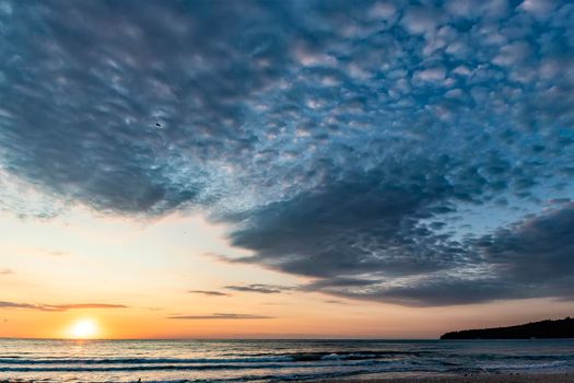 Beautiful sea sunset or sunrise with amazing clouds 