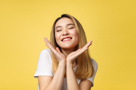 Close up of young Asian beautiful woman with smiley face.