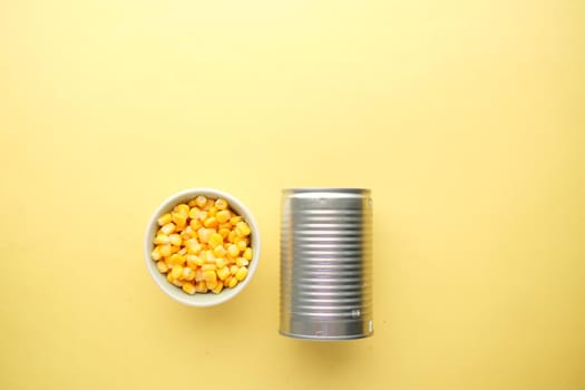 Sweet corns in a bowl on table