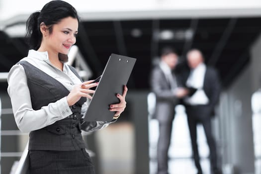 young business woman reading a working paper.business concept