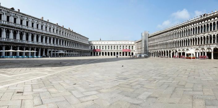 Overview of the famous Piazza San Marco in Venice