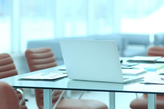 closeup.open laptop on the Desk of a businessman.photo with copy space