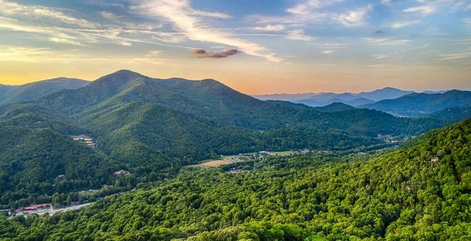 beautiful nature scenery in maggie valley north carolina