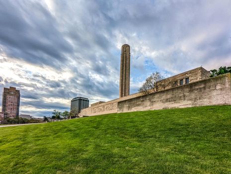 kansas city wwI memorial during day time