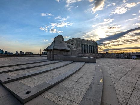 kansas city wwI memorial during day time