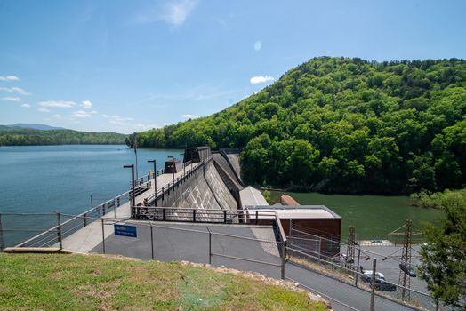 water scenes on lake ocoee north carolina