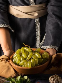 A shot of grapes in a bowl