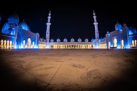 Shakezy Cayd Grand Mosque (United Arab Emirates). Shooting Location: Abdabi