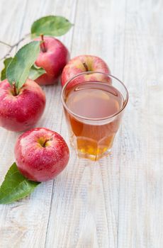 Apple juice in a glass. Selective focus. nature.