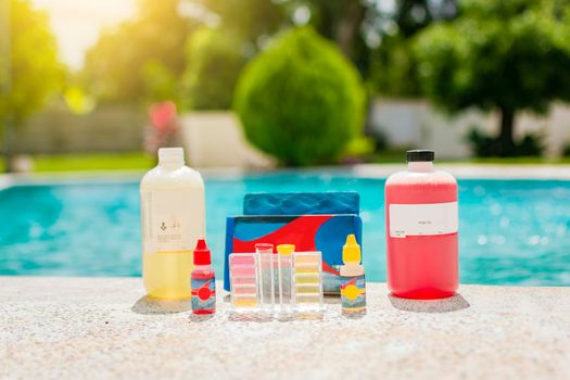 Water testing kit for swimming pools. Chlorine and ph analyzer kit for pools, Kit to test pool water, pH and chlorine tester for pool water, Oto and phenol Kit for pool