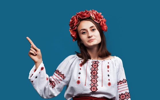 Portrait of a beautiful young girl in the Ukrainian national suit