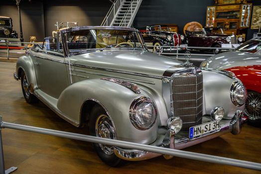 SINSHEIM, GERMANY - MAI 2022: silver Mercedes Benz 300 SC Roadster cabrio 1955 175ps