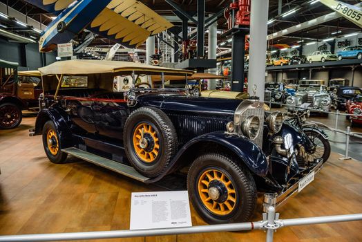 SINSHEIM, GERMANY - MAI 2022: dark blue beige Mercedes-Benz 400 K 1924 100ps