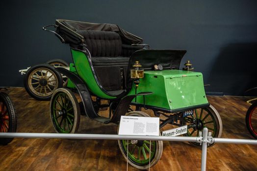 SINSHEIM, GERMANY - MAI 2022: green Columbia Electric car 1900 3ps