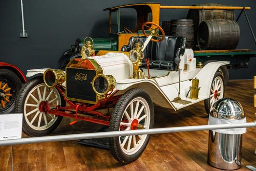 SINSHEIM, GERMANY - MAI 2022: white Ford Model T Speedster cabrio 1912 20ps