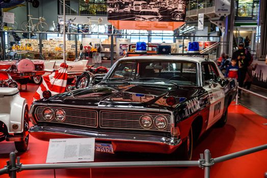 SINSHEIM, GERMANY - MAI 2022: police car Ford Galaxie 500 3rd generation 1968 325ps