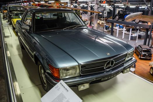 SINSHEIM, GERMANY - MAI 2022: gray blue mercedes benz 350 slc.