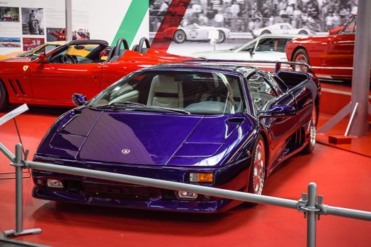 SINSHEIM, GERMANY - MAI 2022: violet purple Lamborghini Diablo VT Roadster 1998 530ps sports car