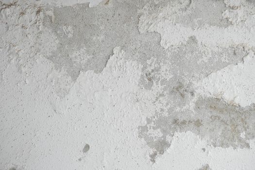 water leaks on the wall damage the paint