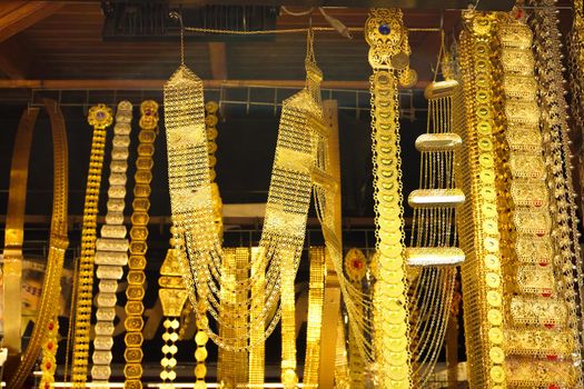 Gold wedding arrangements and jewellery at Sanliurfa Turkey