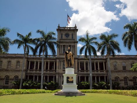 Statue of King Kamehameha in downtown Honolulu, Hawaii.  statue stands prominently in front of Aliʻiolani Hale in Honolulu, Hawaii. The statue had its origins in 1878 when Walter M. Gibson, a member of the Hawaiian government at the time, wanted to commemorate the 100-year arrival of Captain Cook to the Hawaiian Islands. 