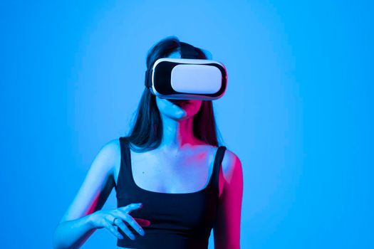 Brunette woman getting experience using VR-headset