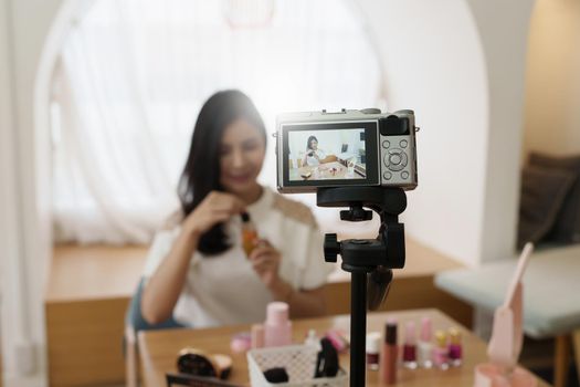 Professional beauty make up artist vlogger live stream makeup tutorial.