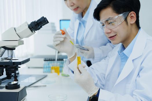 medical research laboratories, scientists analyze chemical samples Discuss technological innovations. Advanced scientific laboratories for medicine, biotechnology