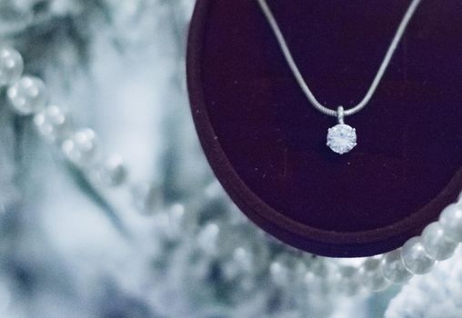 Elegant dimond jewellery, a perfect holiday gift for her on Christmas