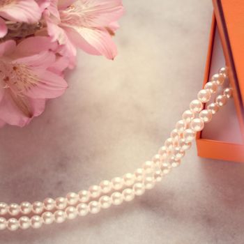 Chic pearl jewellery in a present box - Valentine's day ideas, luxury shopping and holiday inspiration concept. The perfect gift for her