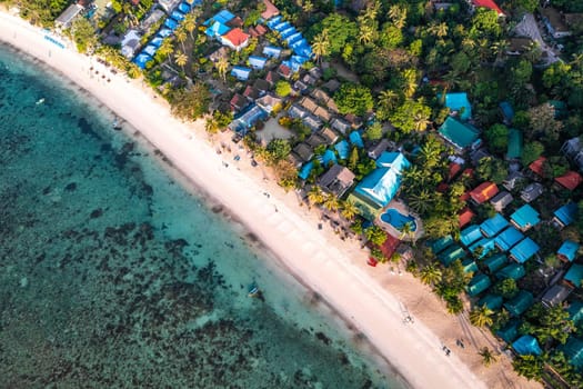 Haad Yao is a beautiful white sand beach that bends gently around the north west of Koh Phangan