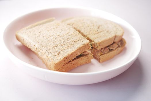 vegetable sandwich on a pate on table