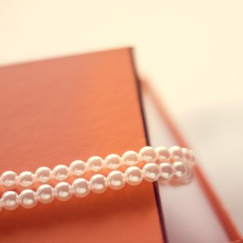 Chic pearl jewellery in a present box - Valentine's day ideas, luxury shopping and holiday inspiration concept. The perfect gift for her