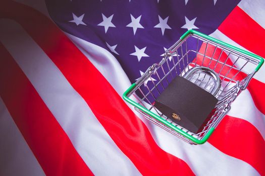 Food shortages in the United States. Empty grocery basket. There are no items in the store. America lacks food supplies. Trade closure and bankruptcy.