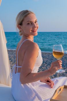 Drinks rest sea tray restaurant wine two copyspace rose cold, for provence background for romantic for picnic water, sky wineglass. View concept luxury,