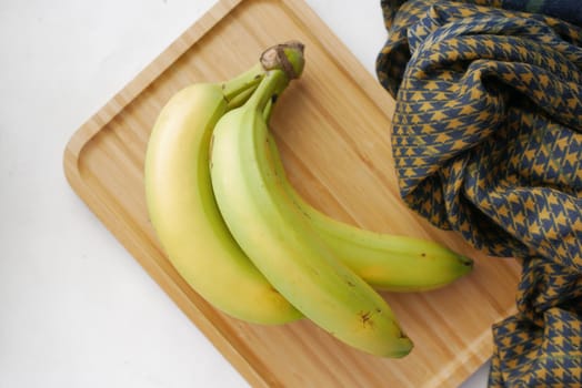 Close up of fresh banana in a bowl on table