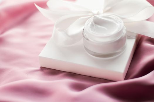 Beauty, cosmetics and skincare styled concept - Luxury moisturizing cream and a white gift box