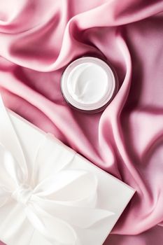 Beauty, cosmetics and skincare styled concept - Luxury moisturizing cream and a white gift box