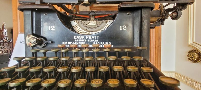 classic old typewriter that can be used as a background in a museum in the interior of Brazil