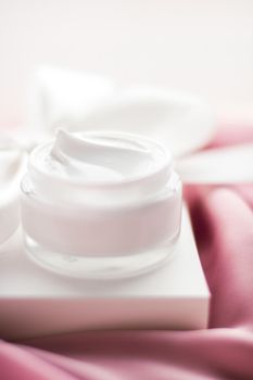 Beauty, cosmetics and skincare styled concept - Luxury moisturizing cream and a white gift box