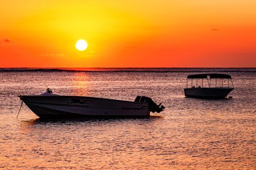 On Mauritius in the Indian Ocean there are perfectly remantic sunsets by the sea