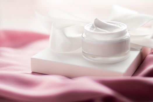 Beauty, cosmetics and skincare styled concept - Luxury moisturizing cream and a white gift box