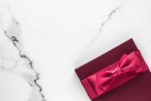 Wedding present, shop sale promotion and love celebration concept - Gift boxes on marble background, holiday flatlay