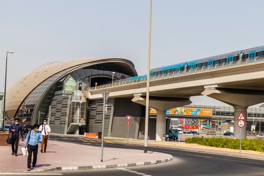 Dubai, UAE - 06.27.2021 - Early hour on Shaikh Zayed road near to Gold and Diamond park metro station