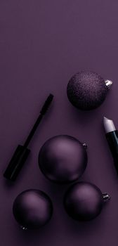 Cosmetic branding, fashion blog cover and girly glamour concept - Make-up and cosmetics product set for beauty brand Christmas sale promotion, luxury plum flatlay background as holiday design